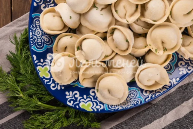 Пельмени с красной рыбкой замороженные